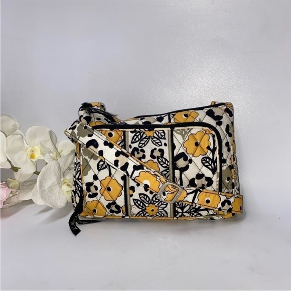 Vera Bradley Floral Design Organizer Crossbody Yellow/Gold Small- Like New - Picture 3 of 12